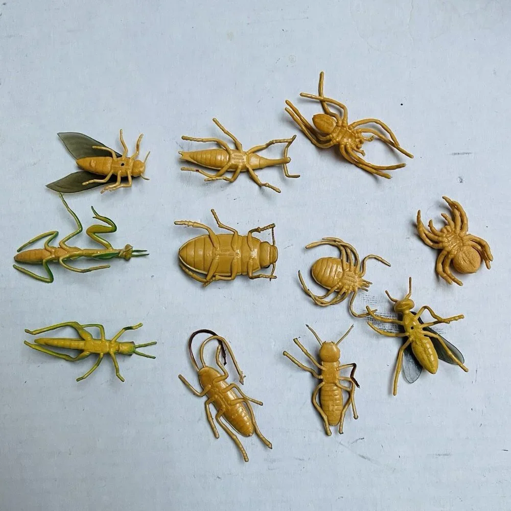 Insects Beetle Fly Weevil Mantis‎ Spider Grasshopper 11 Pieces 2in Vintage 1989